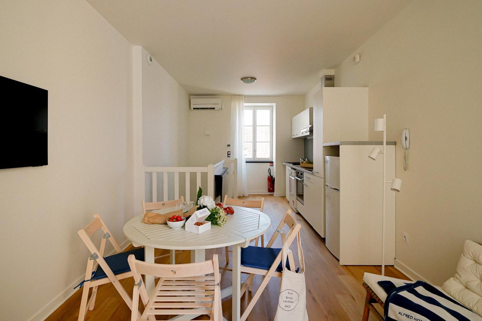 Alfred Hotels Les Halles Biarritz Kültér fotó